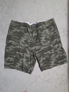 George Men's Camo Cargo Shorts - Olive Green